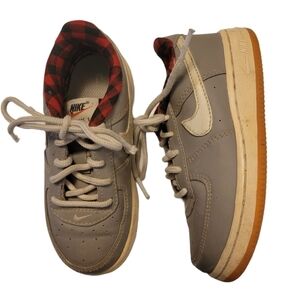 Nike Air Force 1 LV8 GS 'Light Taupe' Sneakers